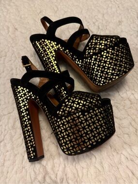 Alaia  Platform Heels - Elegant Strappy 6” heels size 35 made in Italy